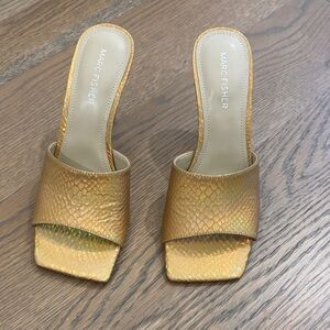 Marc Fisher Gold Women's Slide Sandals size 7. New